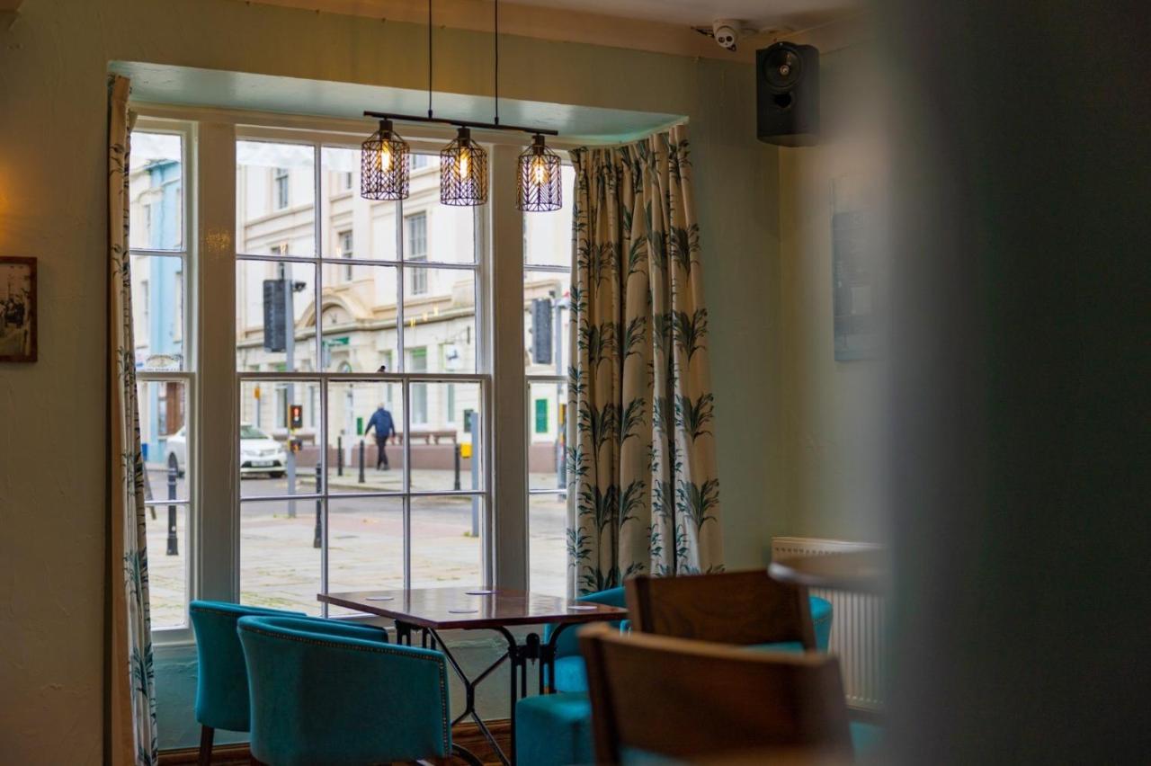 Castle Hotel Haverfordwest Esterno foto