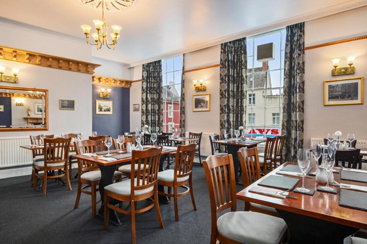 Castle Hotel Haverfordwest Esterno foto
