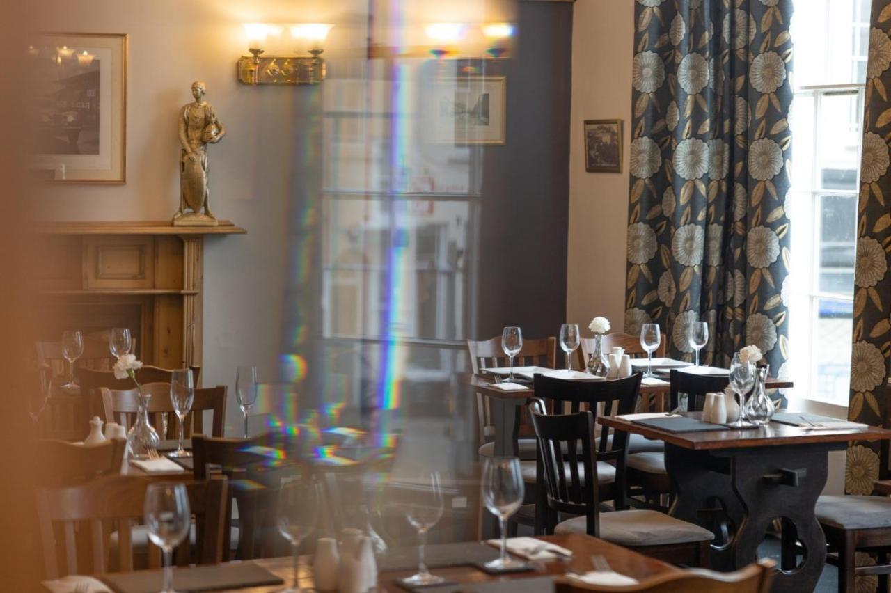 Castle Hotel Haverfordwest Esterno foto