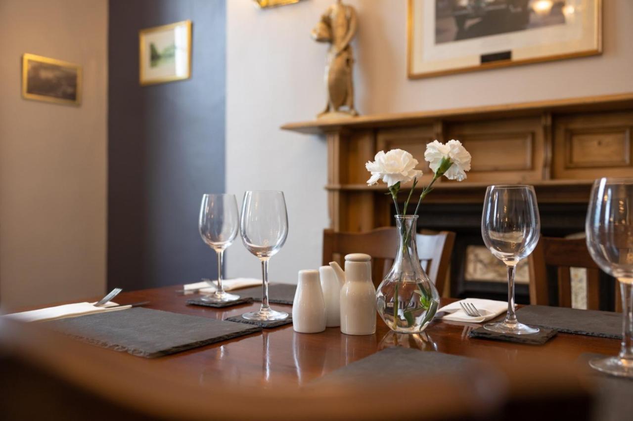 Castle Hotel Haverfordwest Esterno foto